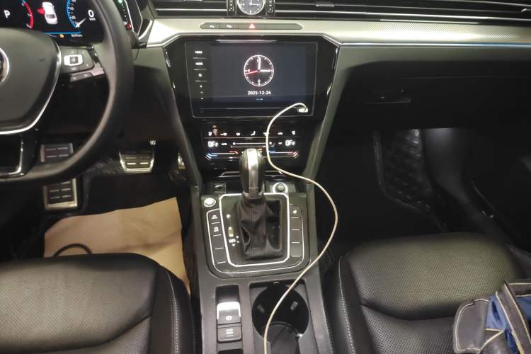 Used Volkswagen FAW-Volkswagen CC 2020 330TSI Glamour Edition China VI Standard Gear Lever