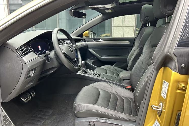 Used Volkswagen FAW-Volkswagen CC 2020 330TSI Glamour Edition China VI Standard Interior 1