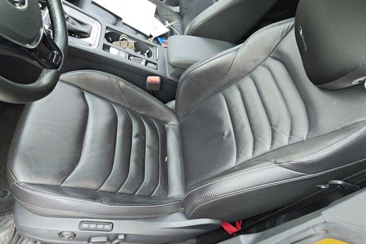 Used Volkswagen FAW-Volkswagen CC 2020 330TSI Glamour Edition China VI Standard Left Front Seat