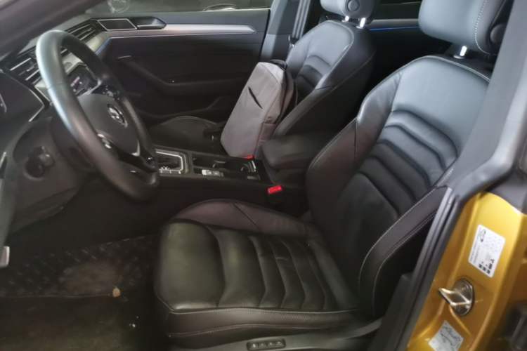 Used Volkswagen FAW-Volkswagen CC 2020 330TSI Glamour Edition China VI Standard Left Front Seat