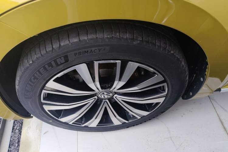 Used Volkswagen FAW-Volkswagen CC 2020 330TSI Glamour Edition China VI Standard Left Front Wheel Hub