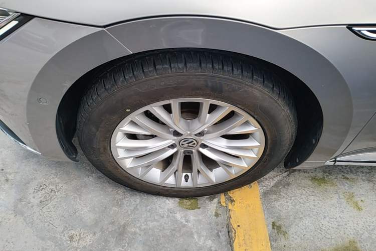 Used Volkswagen FAW-Volkswagen CC 2020 330TSI Glamour Edition China VI Standard Left Front Wheel Hub