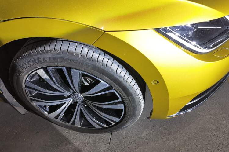 Used Volkswagen FAW-Volkswagen CC 2020 330TSI Glamour Edition China VI Standard Right Front Wheel Hub
