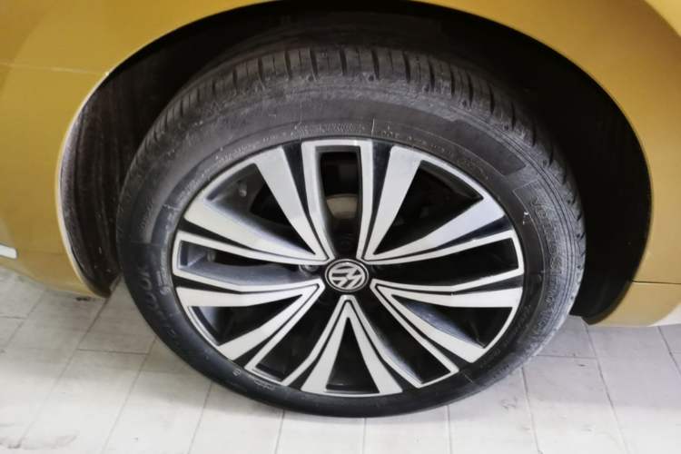 Used Volkswagen FAW-Volkswagen CC 2020 330TSI Glamour Edition China VI Standard Right Rear Wheel Hub