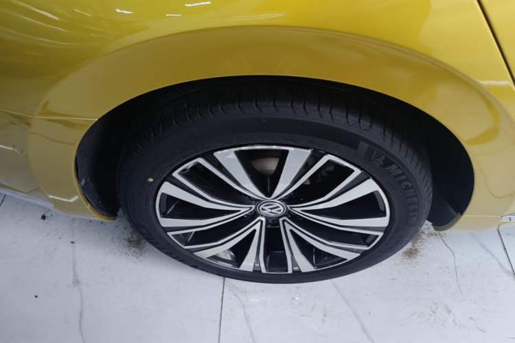 Used Volkswagen FAW-Volkswagen CC 2020 330TSI Glamour Edition China VI Standard Right Rear Wheel Hub