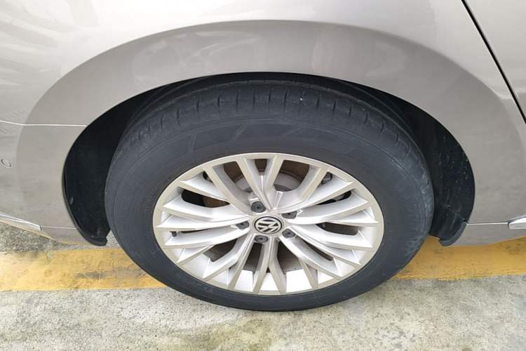 Used Volkswagen FAW-Volkswagen CC 2020 330TSI Glamour Edition China VI Standard Right Rear Wheel Hub