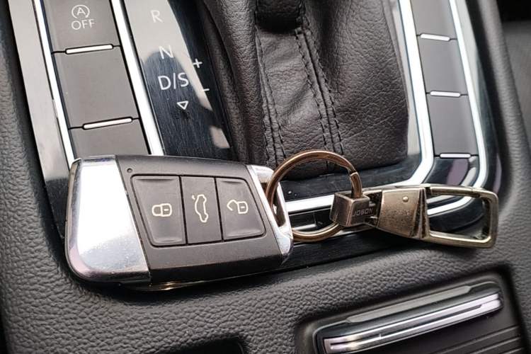 Used Volkswagen FAW-Volkswagen CC 2020 330TSI Glamour Edition China VI Standard Vehicle Key