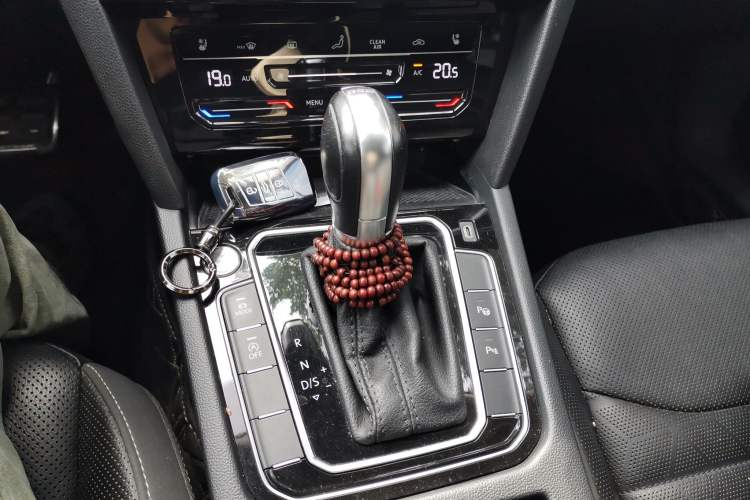 Used Volkswagen FAW-Volkswagen CC 2021 Estate Car 380TSI Vizion Edition Gear Lever
