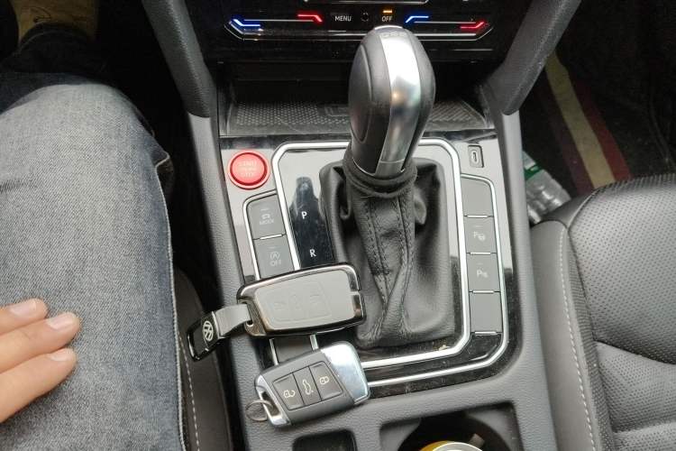 Used Volkswagen FAW-Volkswagen CC 2021 Estate Car 380TSI Vizion Edition Gear Lever