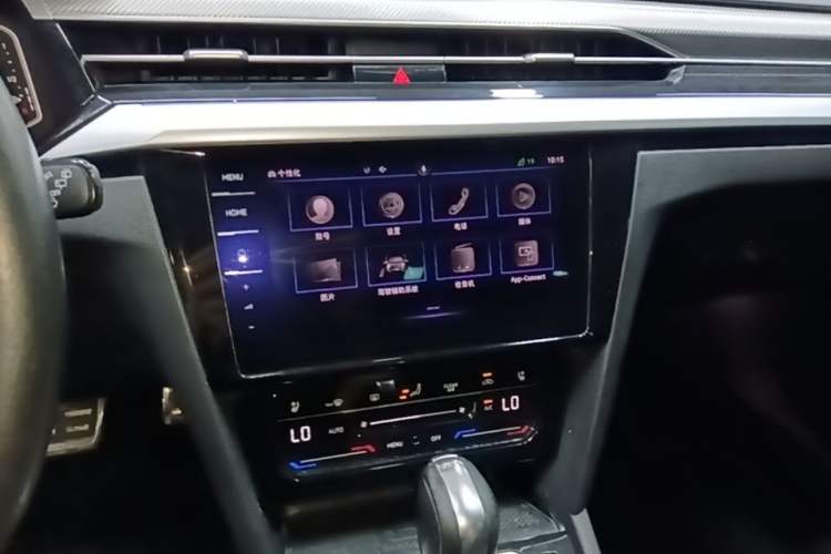 Used Volkswagen FAW-Volkswagen CC 2021 Estate Car 380TSI Vizion Edition Audio And AC Panel