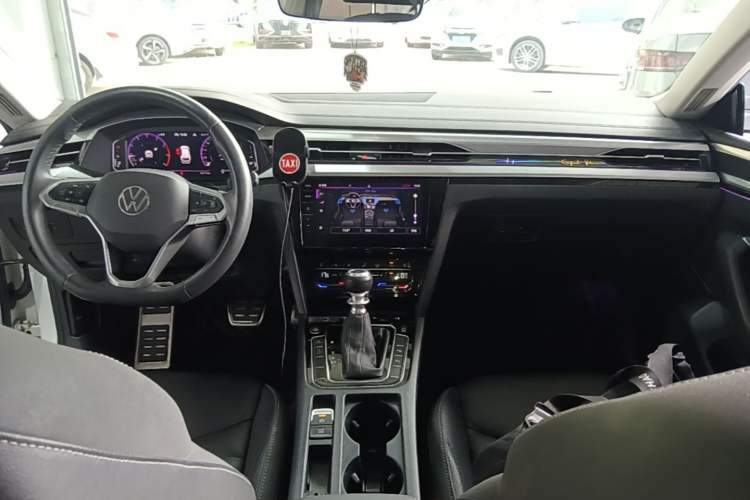 Used Volkswagen FAW-Volkswagen CC 2021 Estate Car 380TSI Vizion Edition Center Console
