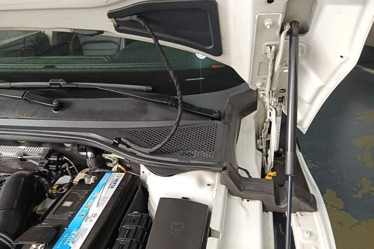 Used Volkswagen FAW-Volkswagen CC 2021 Estate Car 380TSI Vizion Edition Engine Bay Left