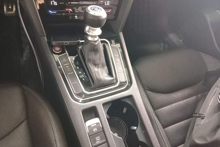 Used Volkswagen FAW-Volkswagen CC 2021 Estate Car 380TSI Vizion Edition Gear Lever