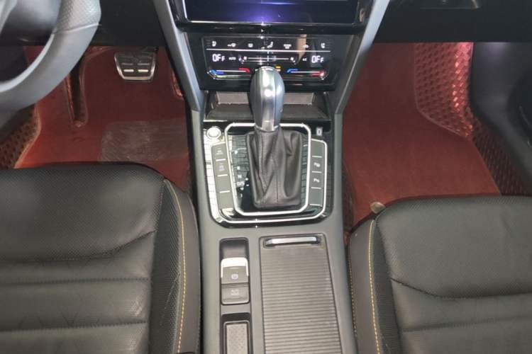 Used Volkswagen FAW-Volkswagen CC 2021 380TSI Striking Edition Gear Lever