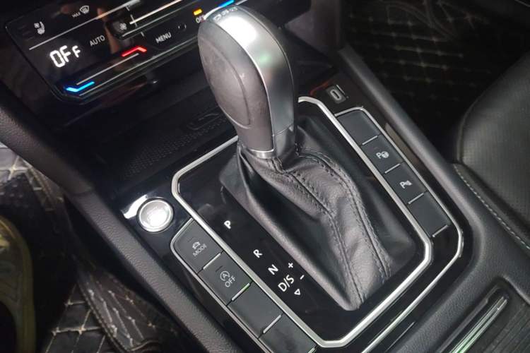 Used Volkswagen FAW-Volkswagen CC 2021 Estate Car 380TSI Vizion Edition Gear Lever