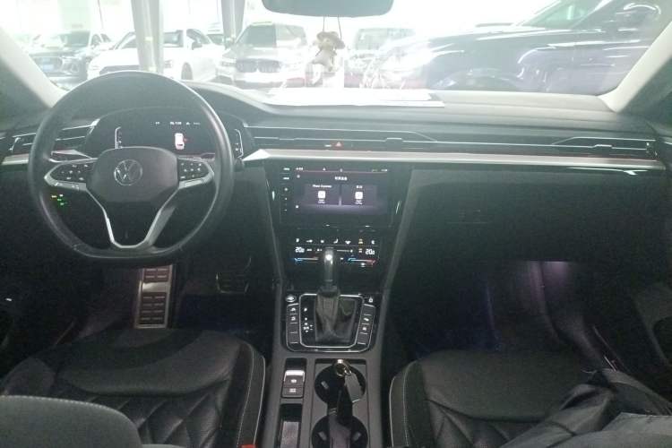 Used Volkswagen FAW-Volkswagen CC 2021 Estate Vehicle 380TSI Vizzion Edition Interior 1