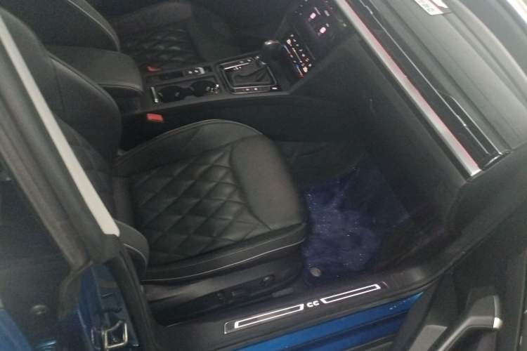 Used Volkswagen FAW-Volkswagen CC 2021 Estate Vehicle 380TSI Vizzion Edition Interior 6