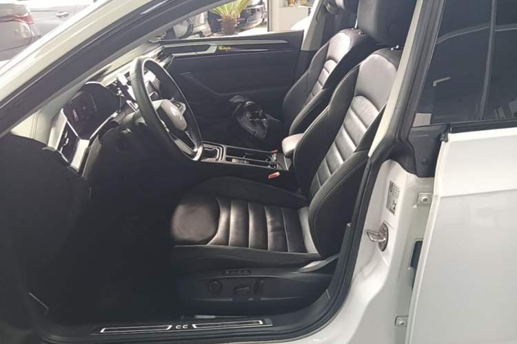 Used Volkswagen FAW-Volkswagen CC 2021 Estate Car 380TSI Vizion Edition Left Front Seat