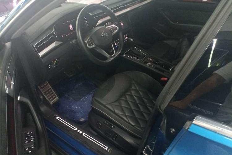 Used Volkswagen FAW-Volkswagen CC 2021 Estate Vehicle 380TSI Vizzion Edition Left Front Seat