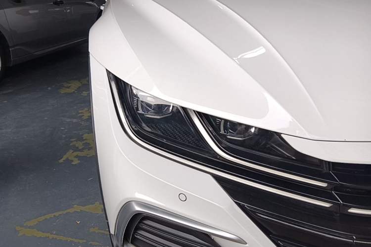 Used Volkswagen FAW-Volkswagen CC 2021 Estate Car 380TSI Vizion Edition Right Front Headlight