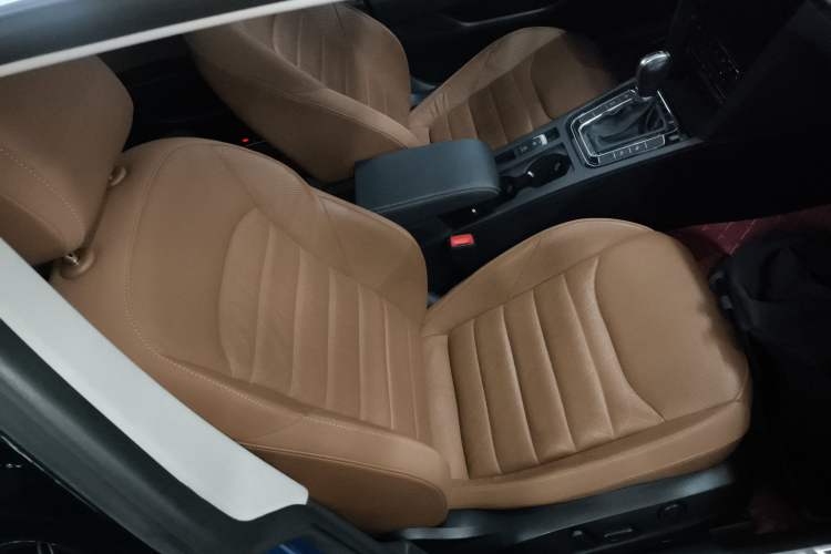 Used Volkswagen FAW-Volkswagen CC 2021 Estate Car 380TSI Vizion Edition Right Front Seat