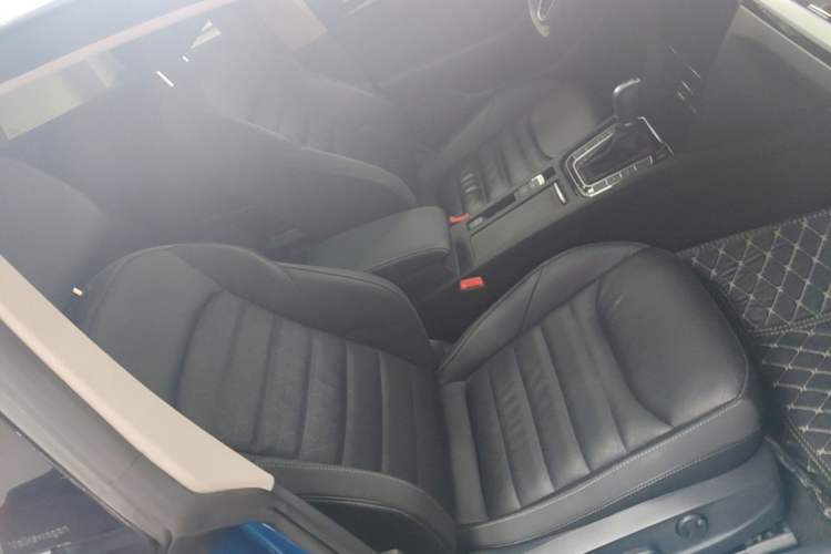 Used Volkswagen FAW-Volkswagen CC 2021 Estate Car 380TSI Vizion Edition Right Front Seat