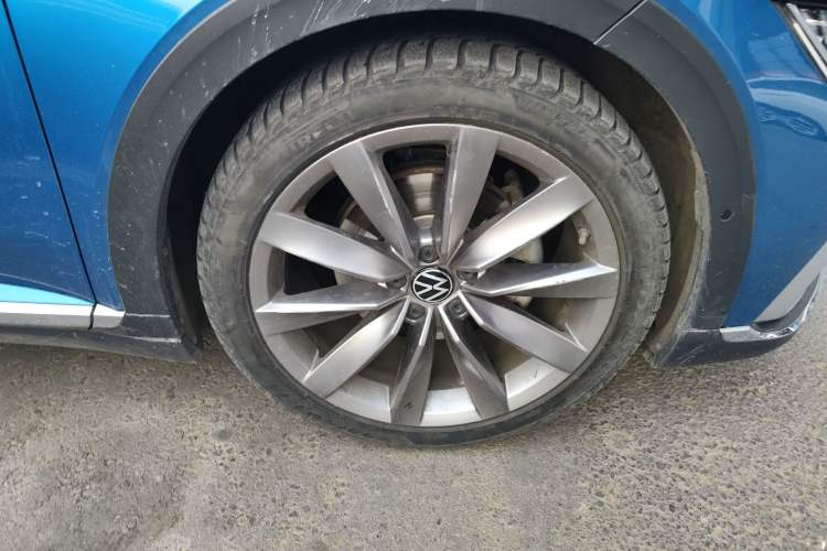 Used Volkswagen FAW-Volkswagen CC 2021 Estate Car 380TSI Vizion Edition Right Front Wheel Hub