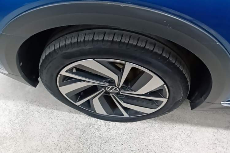 Used Volkswagen FAW-Volkswagen CC 2021 Estate Car 380TSI Vizion Edition Right Rear Wheel Hub