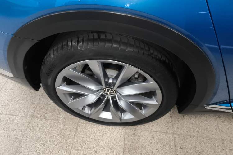 Used Volkswagen FAW-Volkswagen CC 2021 Estate Car 380TSI Vizion Edition Right Rear Wheel Hub