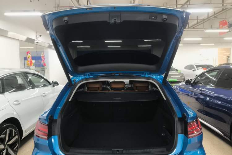 Used Volkswagen FAW-Volkswagen CC 2021 Estate Car 380TSI Vizion Edition Trunk
