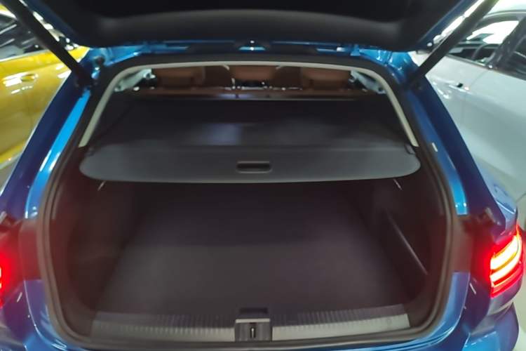 Used Volkswagen FAW-Volkswagen CC 2021 Estate Car 380TSI Vizion Edition Trunk