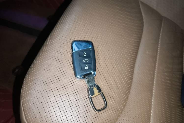 Used Volkswagen FAW-Volkswagen CC 2021 Estate Car 380TSI Vizion Edition Vehicle Key