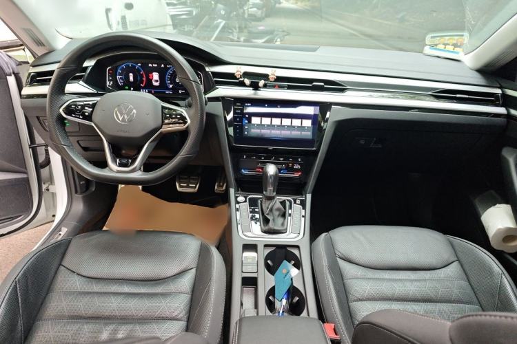 Used Volkswagen FAW-Volkswagen CC 2021 380TSI Striking Edition Center Console