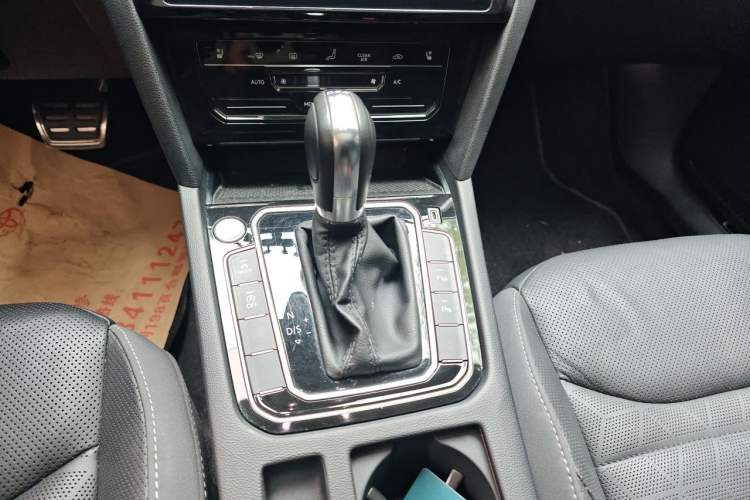 Used Volkswagen FAW-Volkswagen CC 2021 380TSI Striking Edition Gear Lever