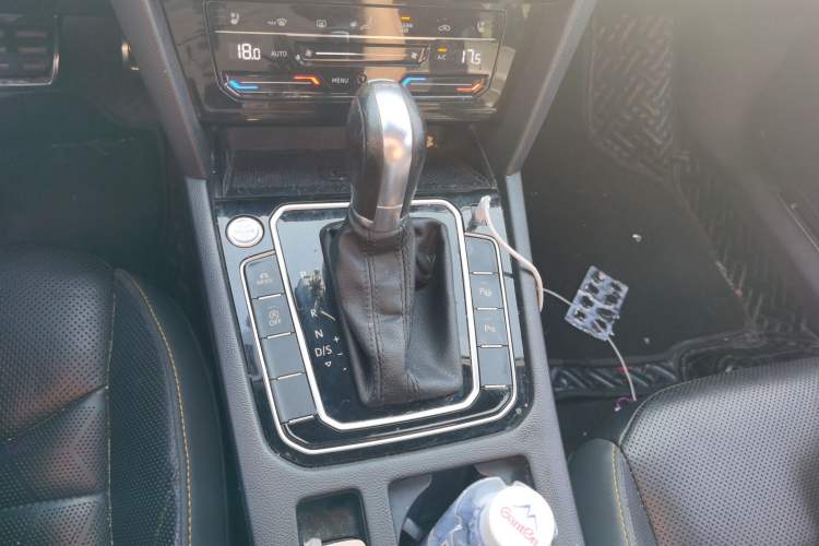 Used Volkswagen FAW-Volkswagen CC 2021 380TSI Striking Edition Gear Lever