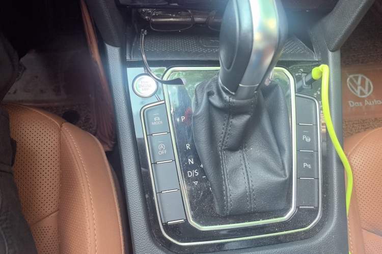 Used Volkswagen FAW-Volkswagen CC 2021 Estate Car 380TSI Vizion Edition Gear Lever
