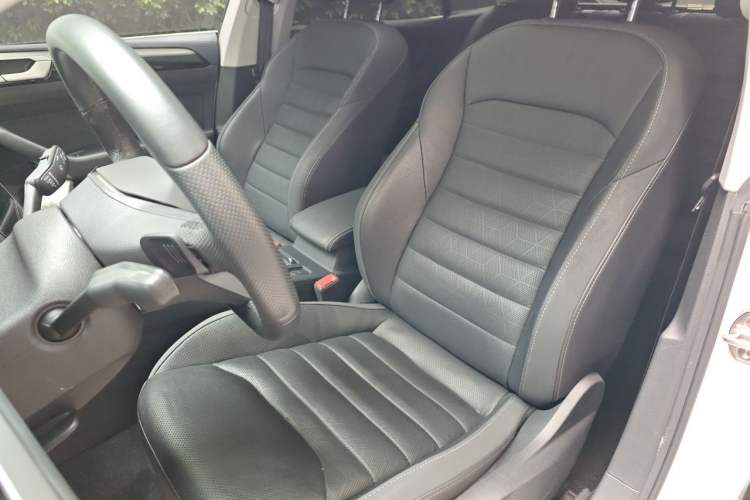 Used Volkswagen FAW-Volkswagen CC 2021 380TSI Striking Edition Left Front Seat