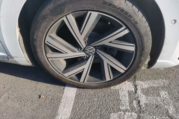 Used Volkswagen FAW-Volkswagen CC 2021 380TSI Striking Edition Right Front Wheel Hub