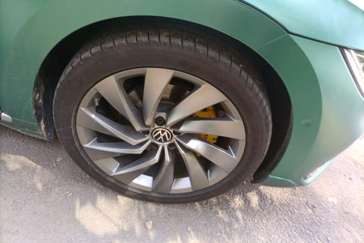 Used Volkswagen FAW-Volkswagen CC 2021 380TSI Striking Edition Right Front Wheel Hub