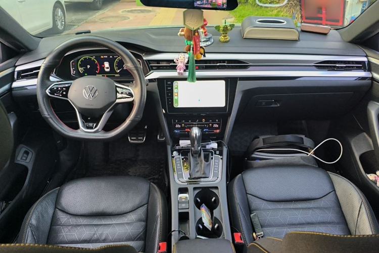Used Volkswagen FAW-Volkswagen CC 2021 380TSI Striking Edition Center Console