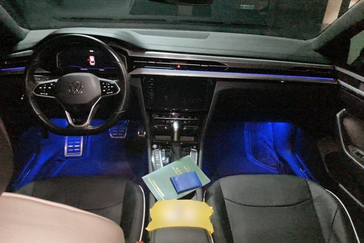 Used Volkswagen FAW-Volkswagen CC 2021 380TSI Striking Edition Center Console