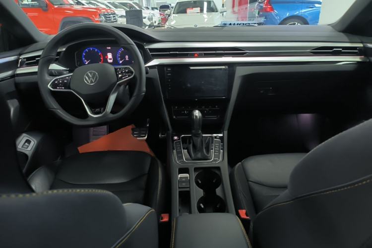 Used Volkswagen FAW-Volkswagen CC 2021 380TSI Striking Edition Center Console