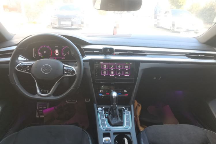Used Volkswagen FAW-Volkswagen CC 2021 330TSI Ignite Edition Center Console