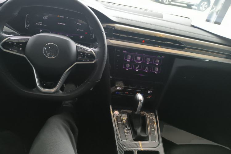 Used Volkswagen FAW-Volkswagen CC 2021 380TSI Striking Edition Center Console