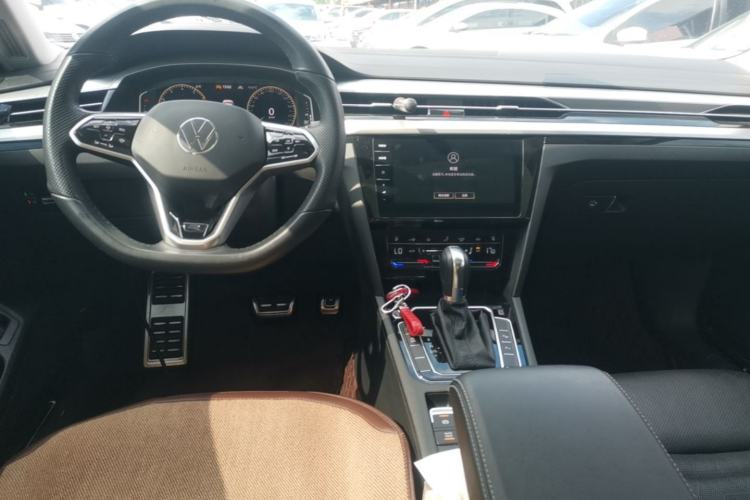 Used Volkswagen FAW-Volkswagen CC 2021 380TSI Striking Edition Center Console