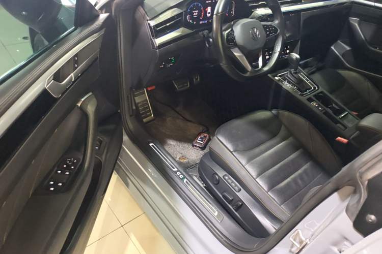 Used Volkswagen FAW-Volkswagen CC 2021 380TSI Striking Edition Driver Seat