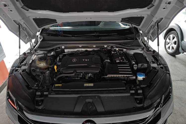 Used Volkswagen FAW-Volkswagen CC 2021 380TSI Striking Edition Engine Bay