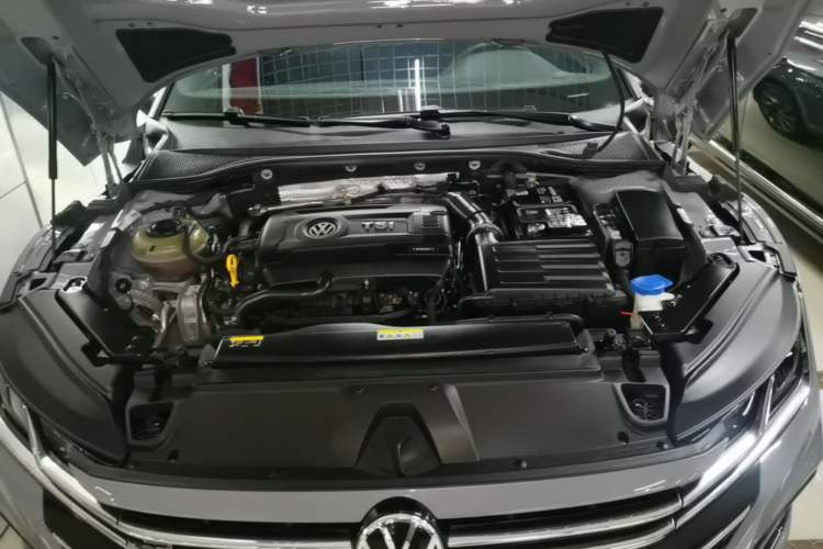 Used Volkswagen FAW-Volkswagen CC 2021 380TSI Striking Edition Engine Bay