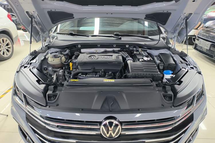 Used Volkswagen FAW-Volkswagen CC 2021 380TSI Striking Edition Engine Bay