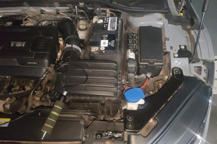 Used Volkswagen FAW-Volkswagen CC 2021 Estate Vehicle 380TSI Vizzion Edition Engine Bay Left